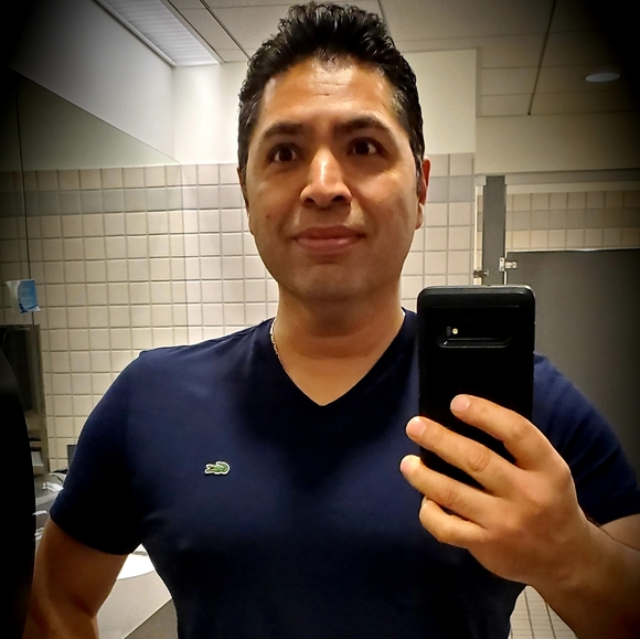 Meet your Posher, Ernesto - Picture 2 of 8